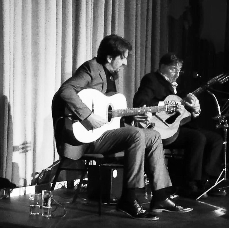 modjango's tweet photo. Modjango at the beautiful Hope Street Cocktail Bar, Liverpool, tomorrow (Thursday), 8.30 - 10.30pm:)
#djangoreinhardt #1940s #1930s #gypsyjazz #vintage #paulgregory #modjango #jazz #swing #liverpool #hopestreetcocktailbar #jazzmanouche #guitar #guitarist https://t.co/sXJu59UKte