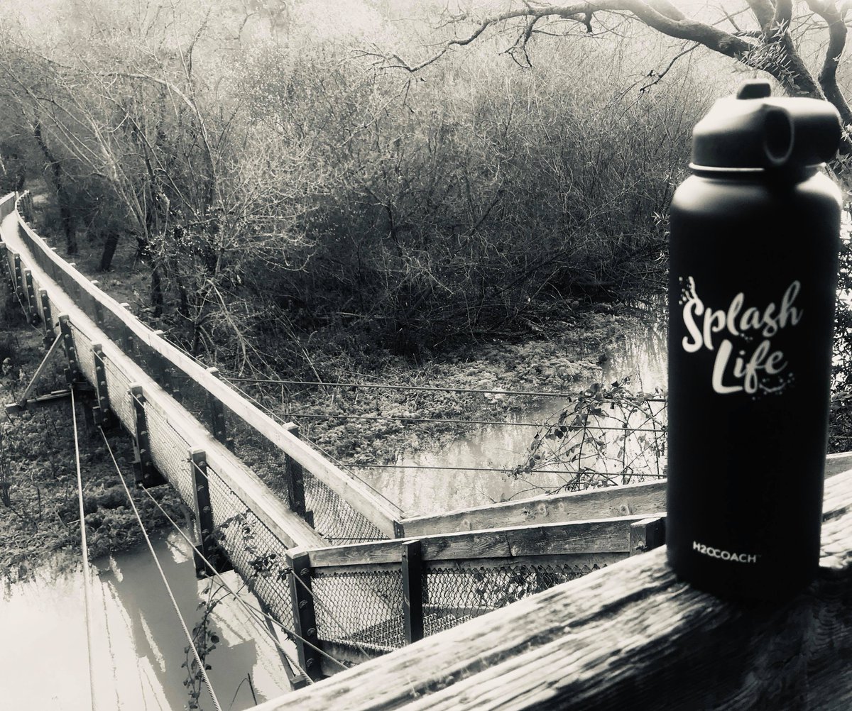 therealh2ocoach's tweet image. Enjoy a hot beverage for the days when the weather is brisk!⛈⛈🥛 💧💦
#H2OCOACH  #raining #splashlife #hotbeverage