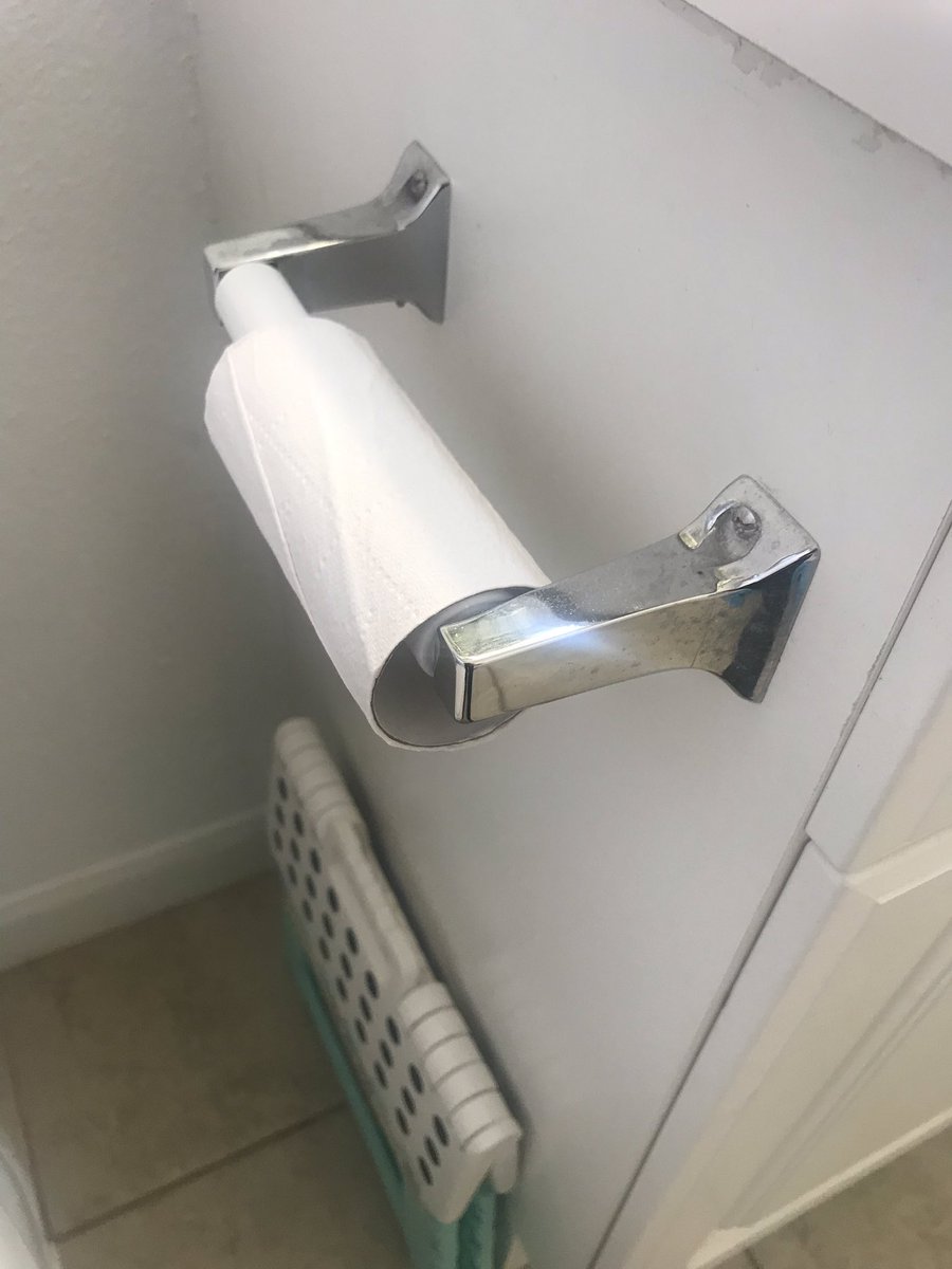 realtorjpmrtz's tweet photo. Me: Do we have toilet paper
Kids: YES! 
Me: this sucks.

#didntcheck https://t.co/7lZrBJRdPI