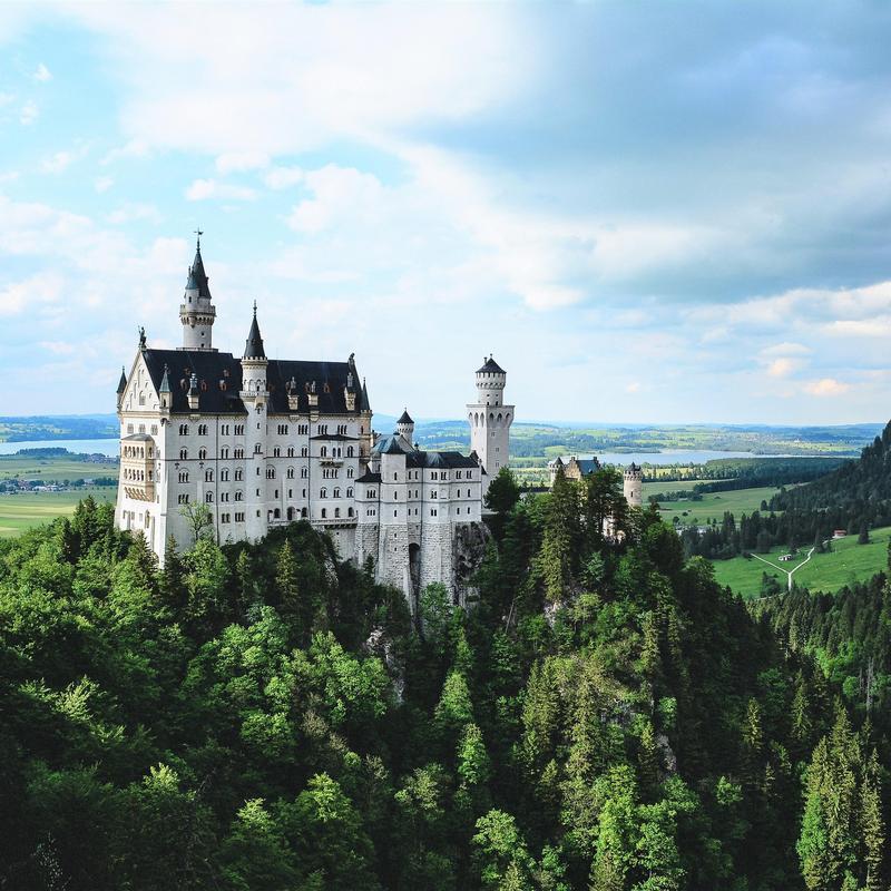 TravelFave's tweet photo. Neuschwanstein Castle, Schwangau, Germany #firstdayofspring https://t.co/HHA5ItFzVO