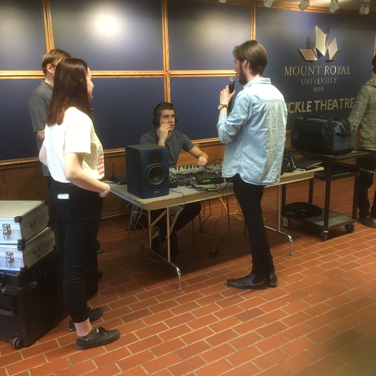 MRUOWEN's tweet photo. Students at @CMRUbroadcast #energy #fun #hardworking @mountroyal4u https://t.co/OVya6Hyako