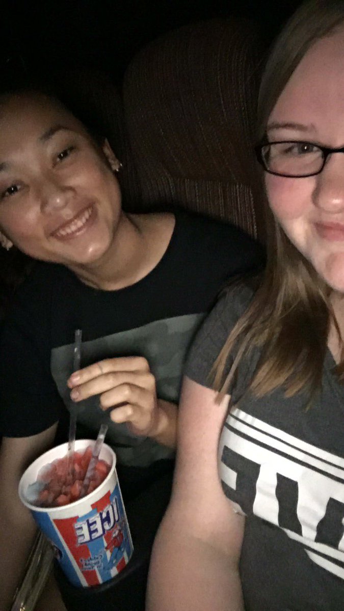 aleah_rose19's tweet photo. 2nd day in a row to see #FiveFeet Apart. Like I said yesterday, it is an incredible movie! @justinbaldoni @FiveFeetApart @colesprouse #HaleyLuRichardson https://t.co/nIRWwvKip1