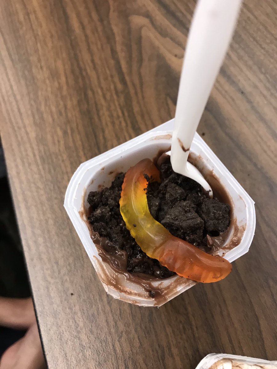 MrsGraham_EBMS's tweet photo. Made dirt in hopes that the first day of spring will bring on the warmth so flowers can bloom! 🐛🌼🌷 https://t.co/yZPxRvXjNM
