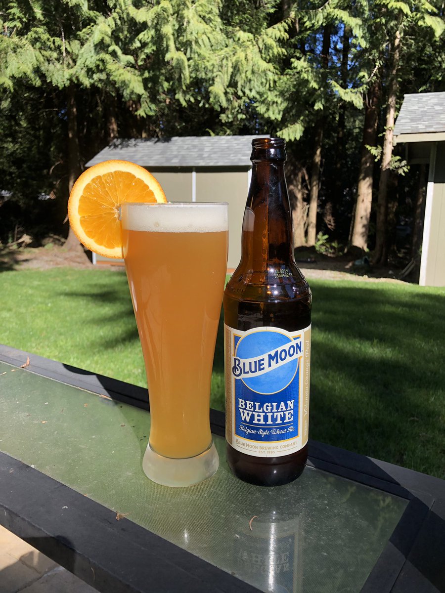 byChristopher1's tweet photo. @BlueMoonBrewCo What better way to write songs and enjoy the first day of Spring than with a Blue Moon? ☀️💐🌸@BlueMoonBrewCo 

#BlueMoon 
#ByChristopher 
#FirstDayOfSpring 

https://t.co/n79VKQmVv4 ✨ https://t.co/zsOVcoo81w
