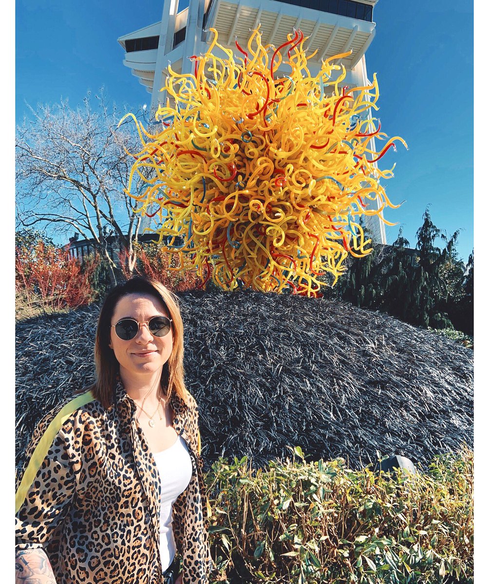 lspraggan's tweet photo. What a beautiful day in Seattle.
Chihuly Garden and Glass is mind blowing, what a place to be on such a fine day!!
The show at @TheTripleDoor is tonight, doors are 6pm. I canβt wait, feeling inspired. π₯°
#Seattle #Seattlemusic #Seattletonight https://t.co/92lMRuFV6z