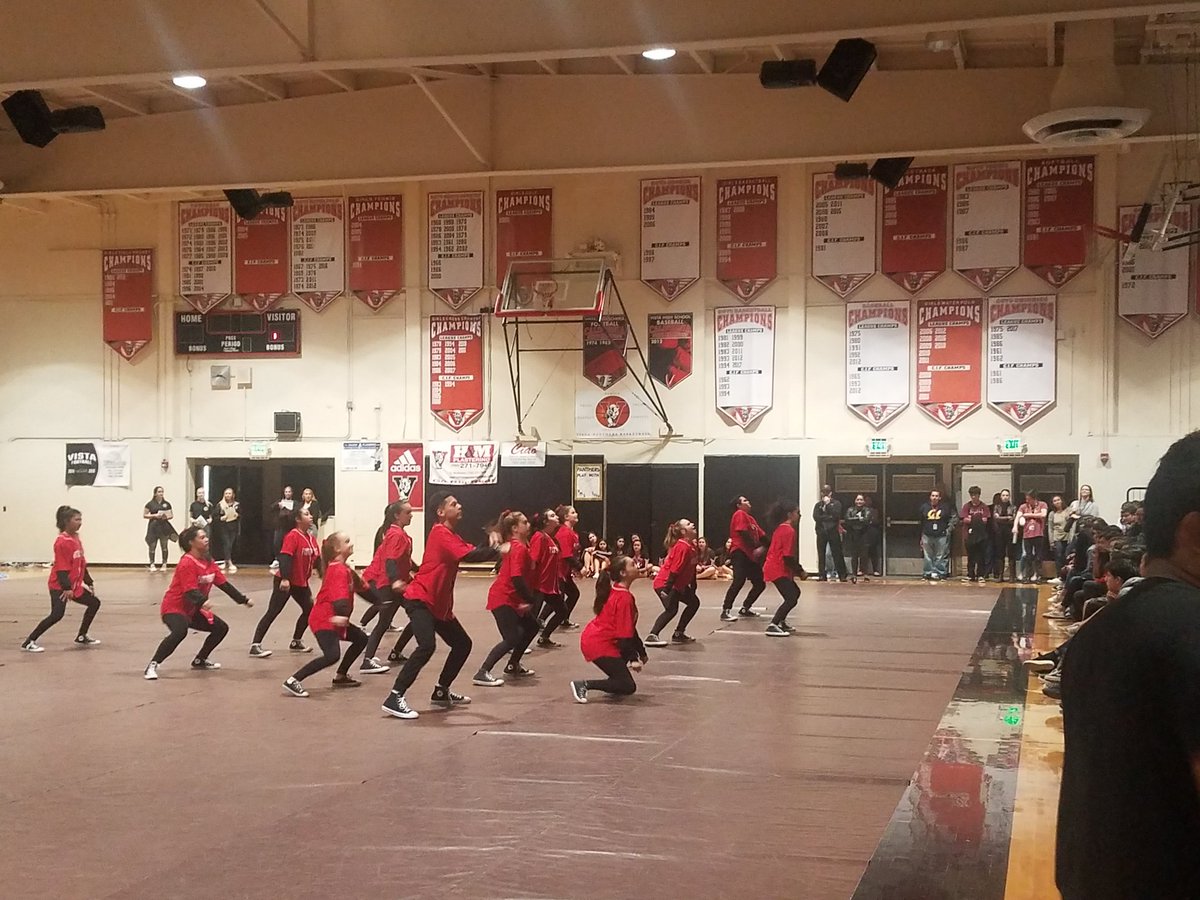 WAVEpact's tweet photo. Thank you @VHSPanthers for hosting our last #8thgrade EXPO for incoming 9th. Great head start to HS @madisonvusd @RanchoMinerva @vistamagnet @RooseveltMiddl2 @VIDASHARKS @SupLinda @TrusteeVargas @DrSteitz @VUSDannegreen https://t.co/4mL0dAZ5Yo