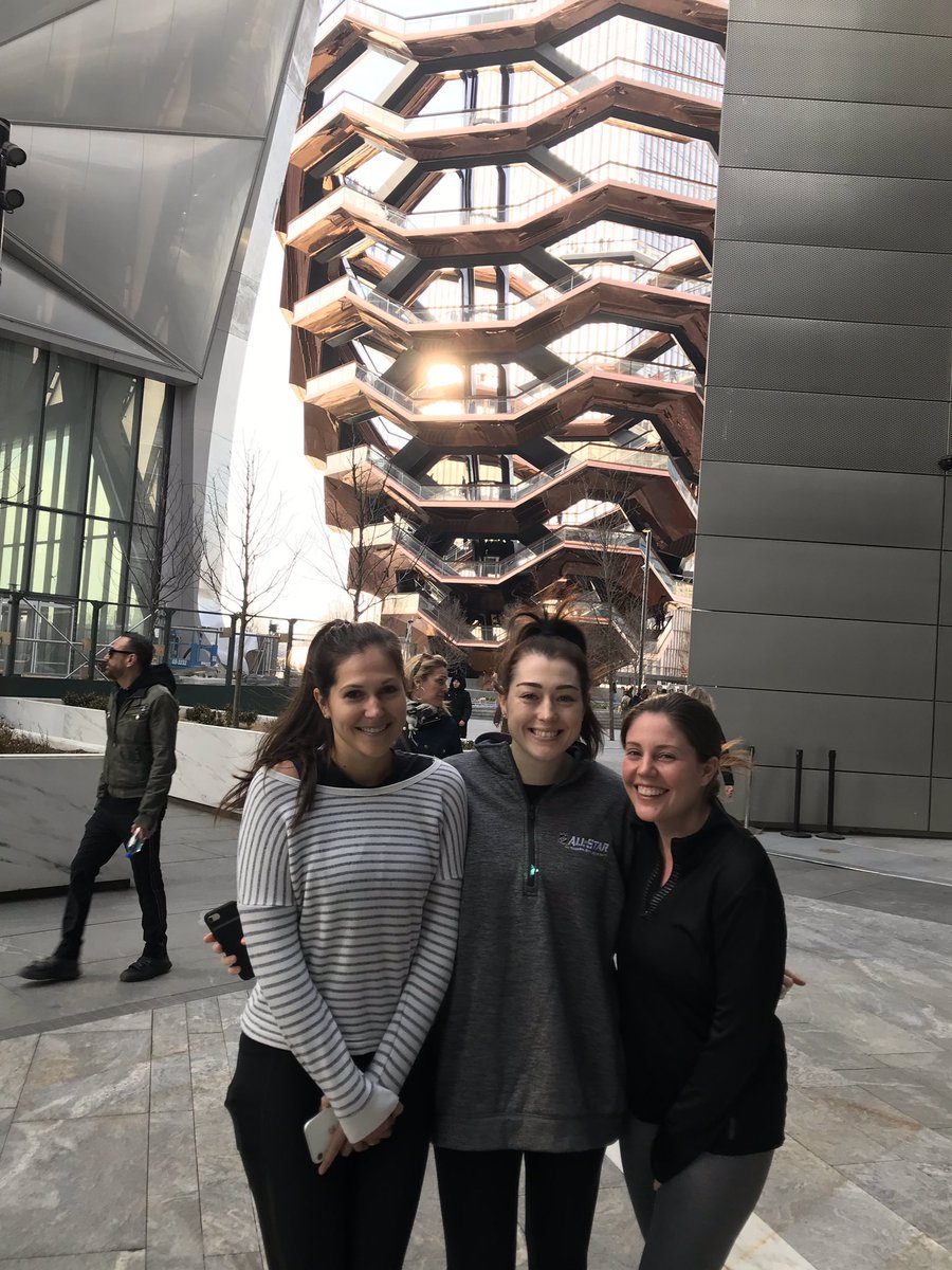erinmcgee20's tweet photo. Small #saphyrunclub today with the ladies @CayleySheehan &amp; Anna Ready for some warmer weather!! https://t.co/QTX6a8vGDD