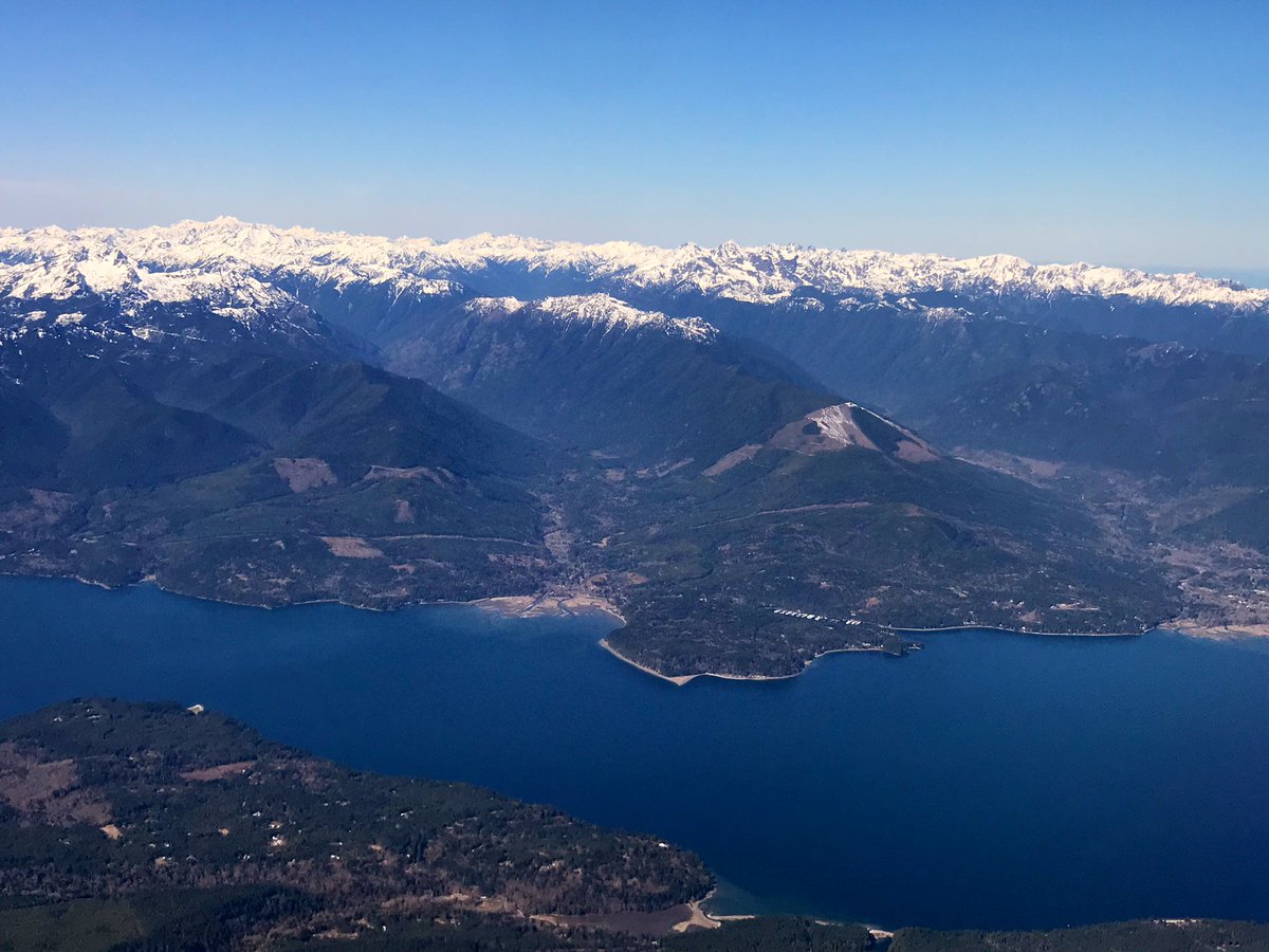 Flew into @FlyPaineField for the first time today. Thank you @AlaskaAir for making this route available. It’s a game changer for my family! And what a view! #OlympicMountains #HoodCanal #WALove