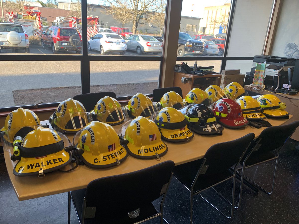 clackamasfire's tweet image. We formally welcomed our newest volunteer #firefighters from Recruit Academy 18-01 for their #AcademyGraduation and swearing-in on March 19 at our training center. #BadgePinning