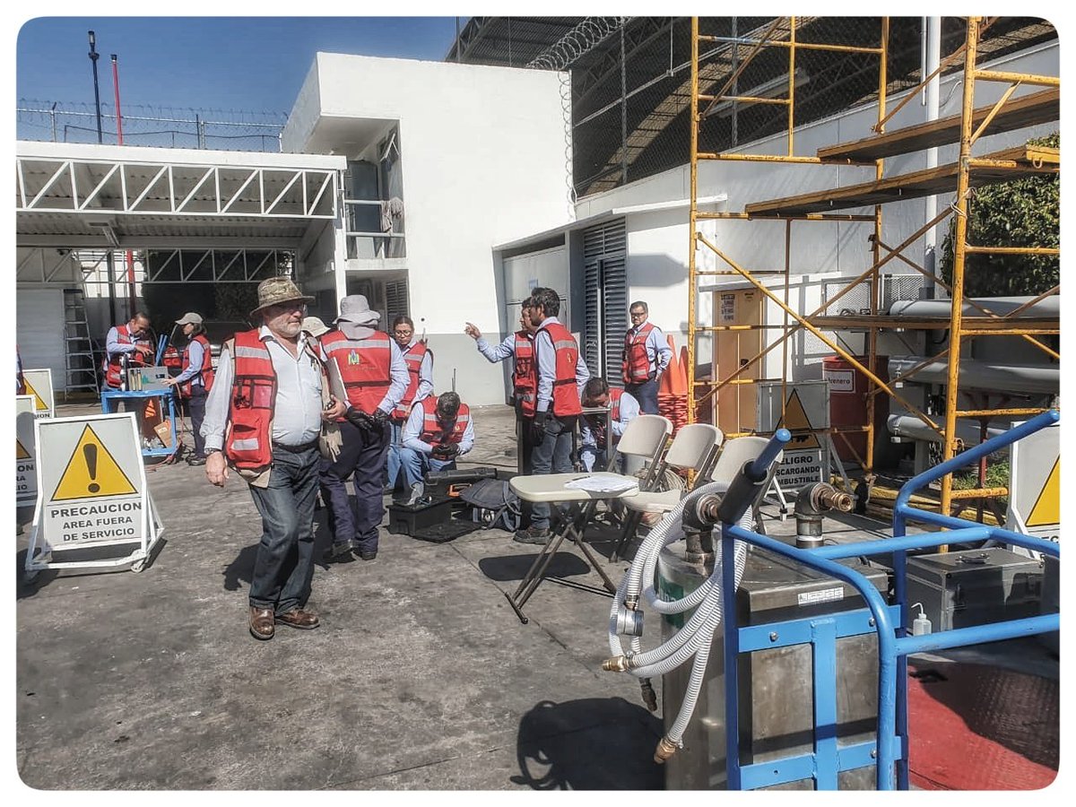 AimexAmbiental's tweet photo. En continua mejora, equipo AIMEX cumpliendo el proceso de Acreditación de nuevos signatarios, con la Entidad Mexicana de Acreditación A.C @ema_ac y aplicación de métodos, en materia de recuperación de vapores -- #AIMEXTeam
https://t.co/3Xg89D73DA https://t.co/ndnLTypXBY