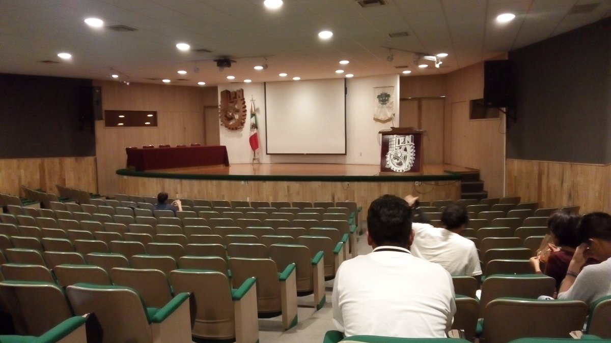 TesMov_1994's tweet image. En unos momentos #matrixtrilogy  en #ESIME #culhuacan