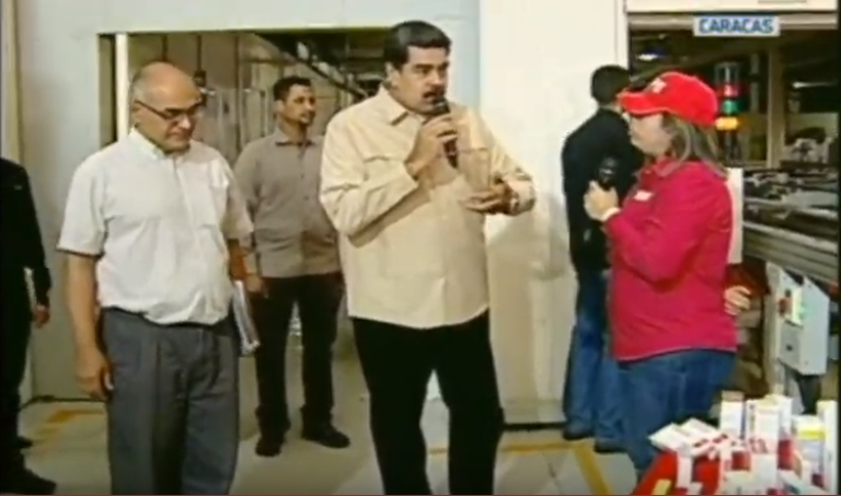 mippci_ven's tweet photo. #EnVivo 🔴| Pdte. @NicolasMaduro: He venido a supervisar personalmente todo el sistema de producción, importación, almacenaje y distribución de los medicamentos que necesita el sistema hospitalario, salud y farmacéutico del país.
#ReimpulsoFarmacéutico https://t.co/cm6e2Onvvj