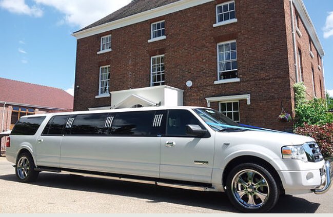 2xllimosC's tweet image. Prom cars available, we have more on our website 2xllimos.com. #promvenue #promevent #prom2019 #hlcprom #tpsprom #telfordprom #westmidlandsprom