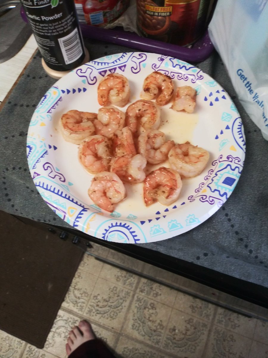 darkandpika's tweet photo. Since @KaijiTang likes to post food porn,so i made my own.
Parmesan alrfredo shrip with fresh shrimp sauted in olive oil and garlic https://t.co/xSp1Cgz8xv