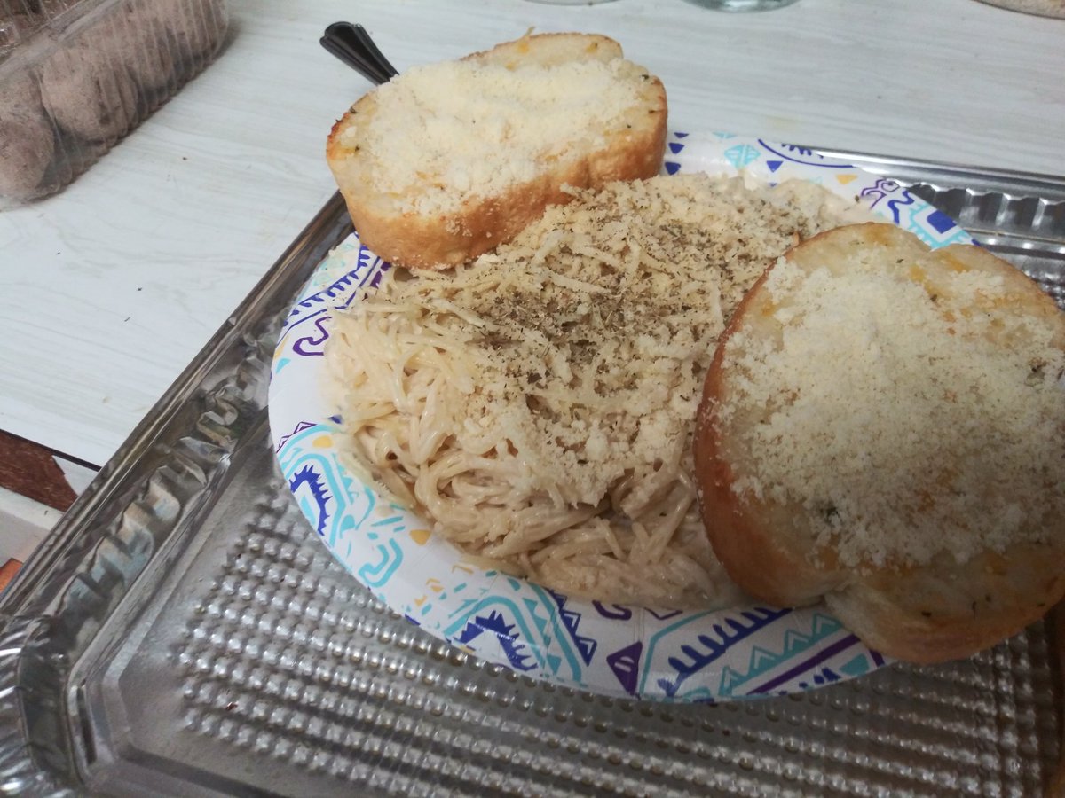 darkandpika's tweet photo. Since @KaijiTang likes to post food porn,so i made my own.
Parmesan alrfredo shrip with fresh shrimp sauted in olive oil and garlic https://t.co/xSp1Cgz8xv