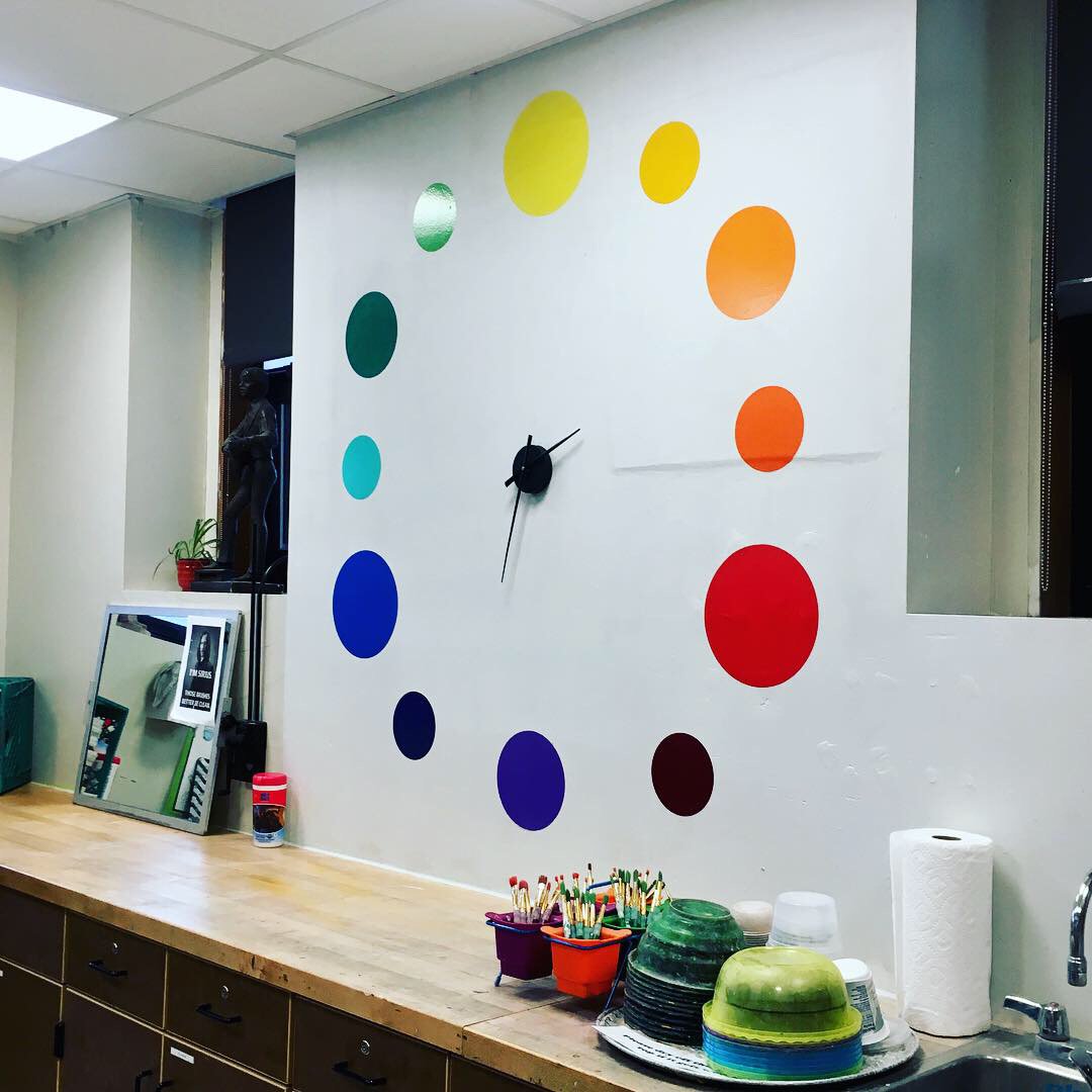 artosaurus_rex's tweet photo. made a new color wheel clock for my classroom with the #brotherscanncut (dx) follow me on instagram for more @ms._rigby @WeAreMPSD https://t.co/gspaQZlqfQ
