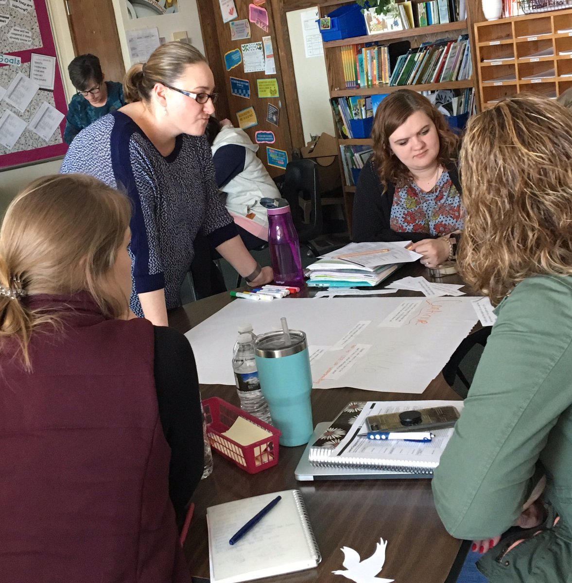 kb_linn's tweet photo. Dakota staff taking on the last rubric. Our team has reviewed the rigor, relevance, and now the learner engagement with some amped up strategies to use. Soaring eagle proud!@JillHackett6, #ndstrivingreaders, #ICLE,#mpsCore https://t.co/JGNTFI6MmJ