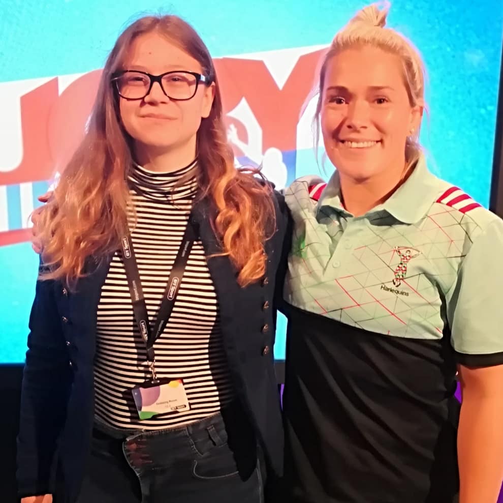 WRFC_girls's tweet photo. #PoppyJames got to meet @RachaelBurf12 . A lovely friendly face on an exciting day. @HarlequinsWomen @quinsfoundation @WorthingRFC @Worthing_Herald @brightonargus https://t.co/CNfRl7o5Sc