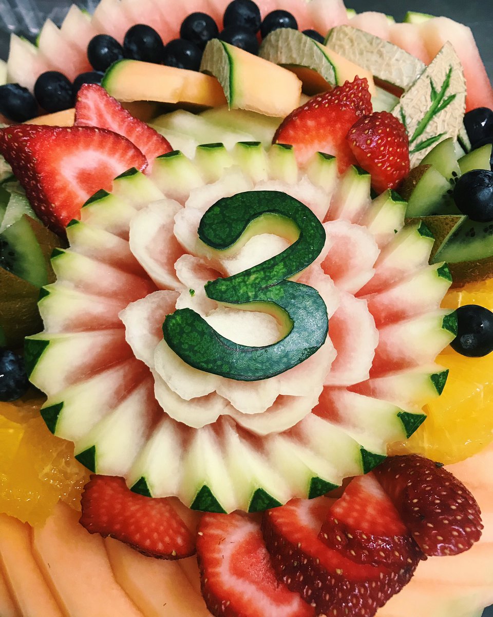 Happy 3rd birthday Lily🎈

*Birthday Fruit Platter🍉
#yyc #cherrypit #fruitplatter #fruitcarving