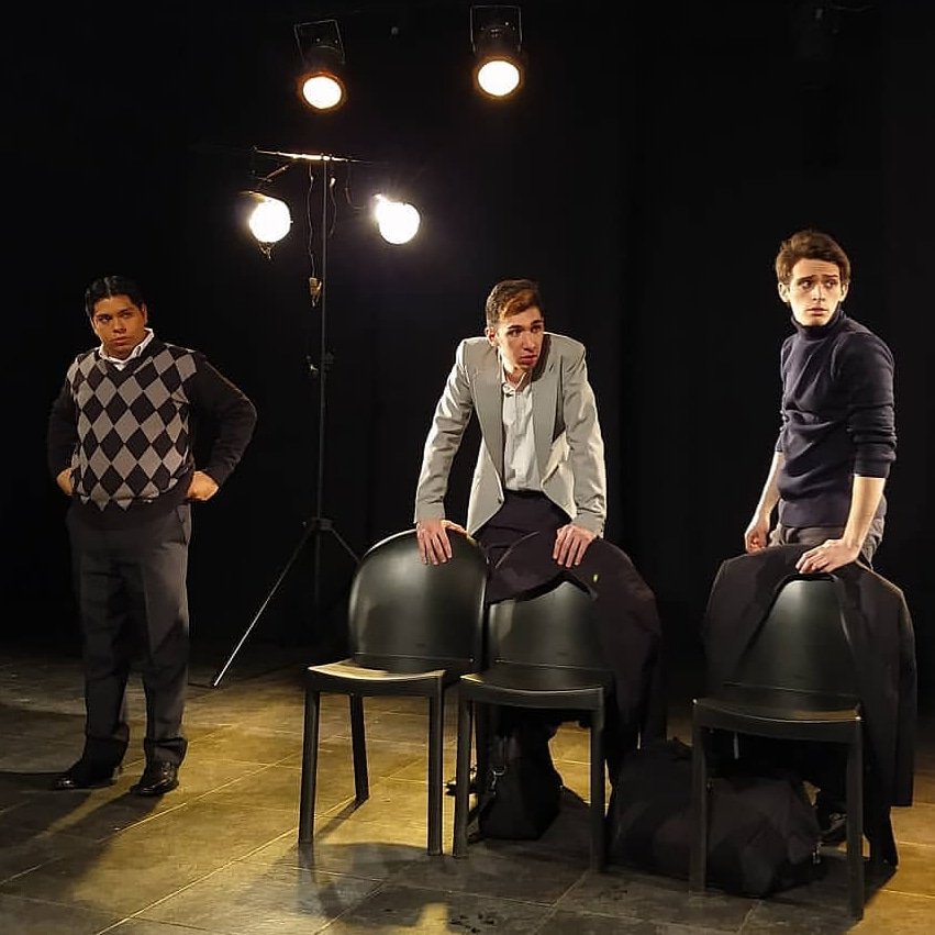 3SonMultitud_'s tweet photo. ⭐¿QUÉ PRETENDEN DE NOSOTROS?⭐
¡ÚLTIMAS DOS FUNCIONES!
📅Sábados 23 y 30 de marzo
⏰22:00
🎭Teatro María Castaña (Tucumán 260)
🔖Reservas al 4235529 o por MD https://t.co/lpfb42CoL8