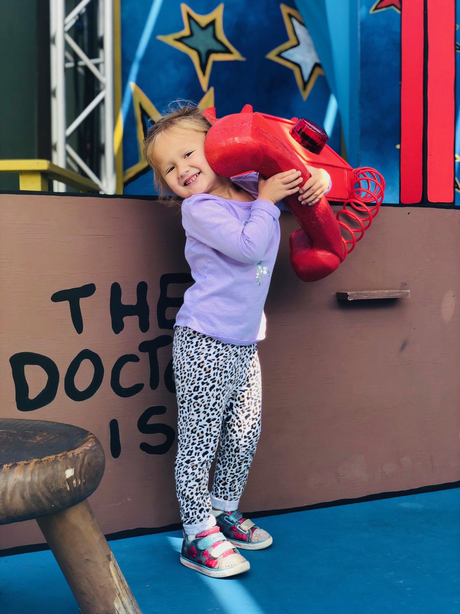 janjeffcoat's tweet image. ☎️ #bosslady #alwayshustling #minime #lilsis #secondborn