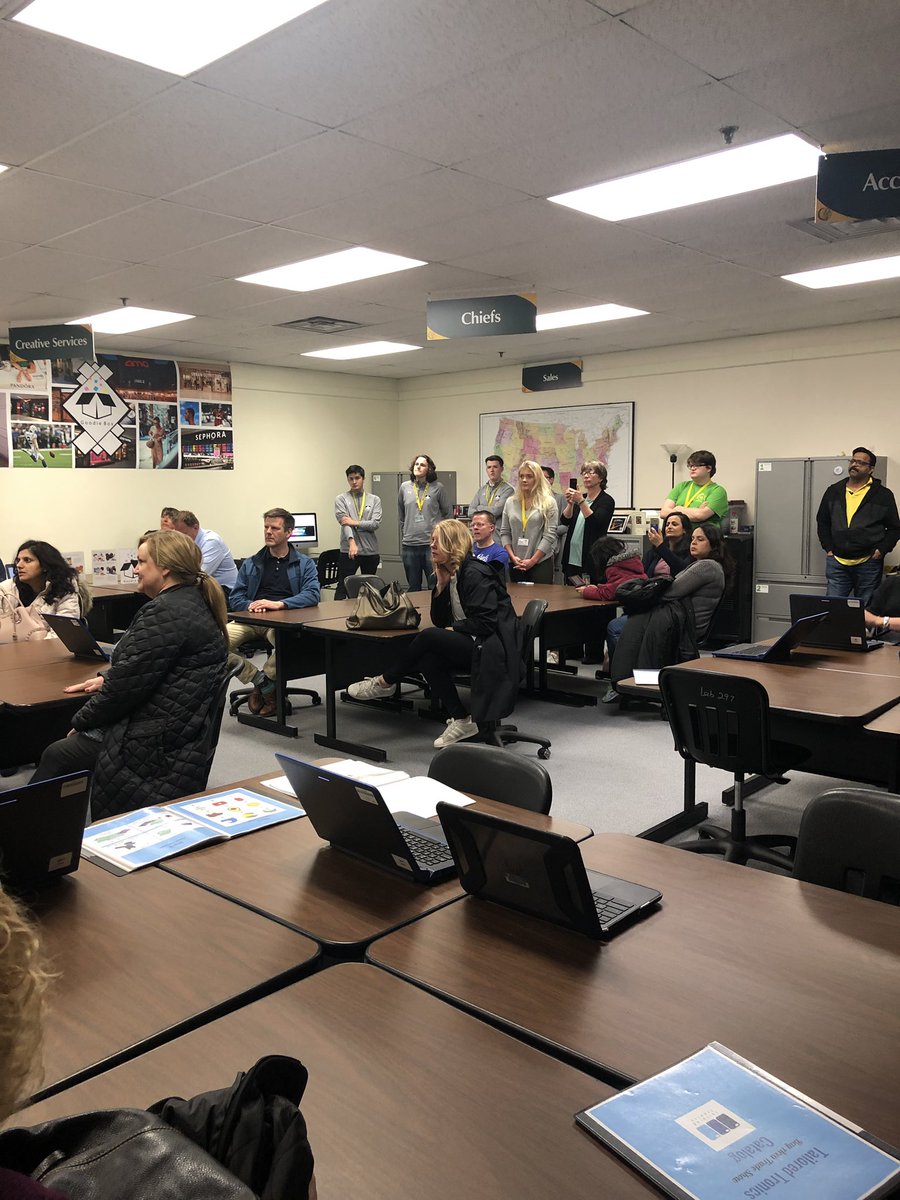 VEI Open House went great tonight! Huge s/o to the students who organized everything! Great job guys! Thanks to all the families and administrators who spent their night with VEI!😁🏡 It was pretty cool to see our Superintendent @ksullivan204 make it out for the evening!