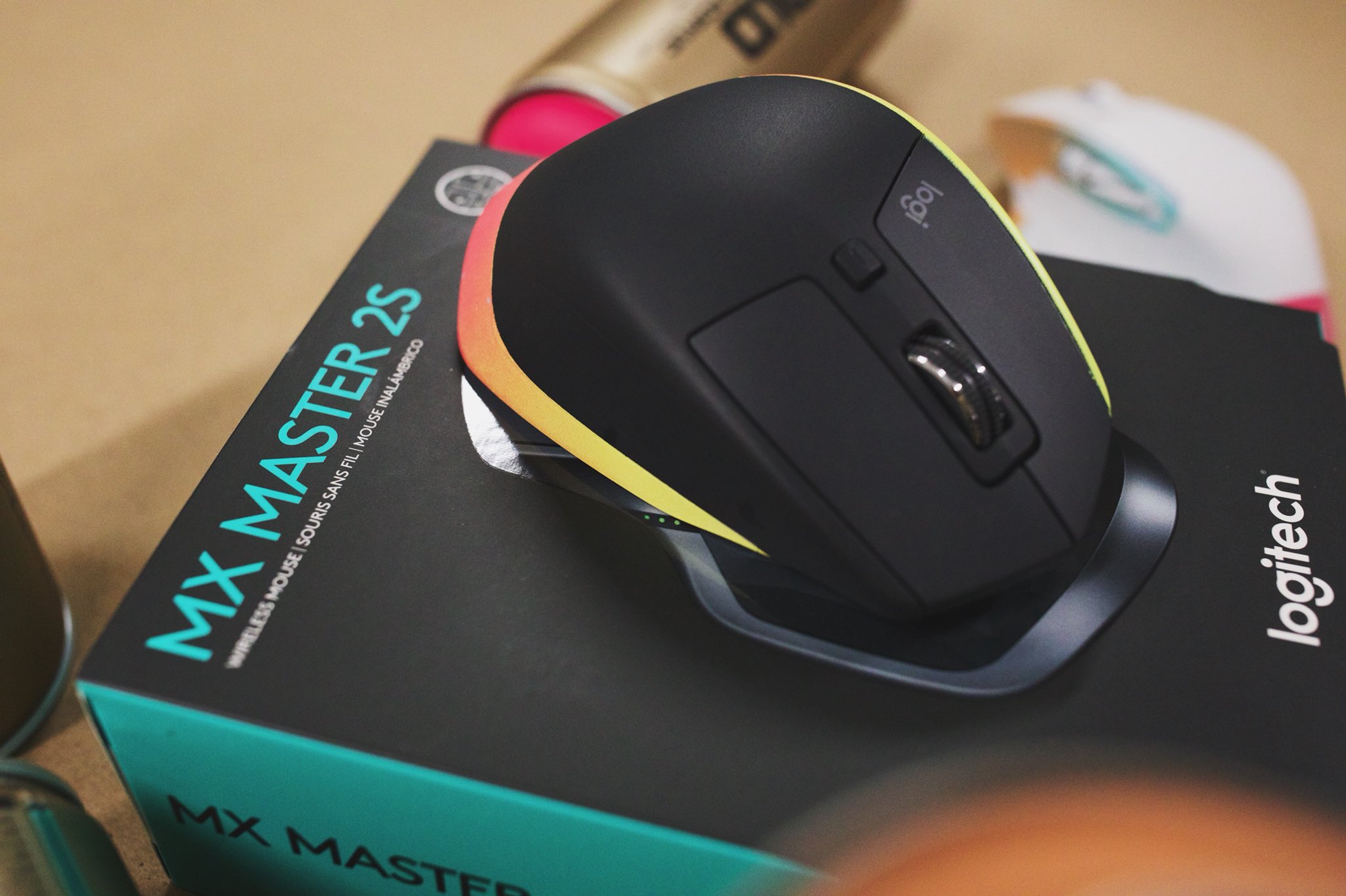 SLOTH on Twitter: "Giving away a custom @Logitech mx master 2s mouse  tomorrow 😜 make sure you have your notifications on!  https://t.co/AtUD5ZrYNF" / Twitter