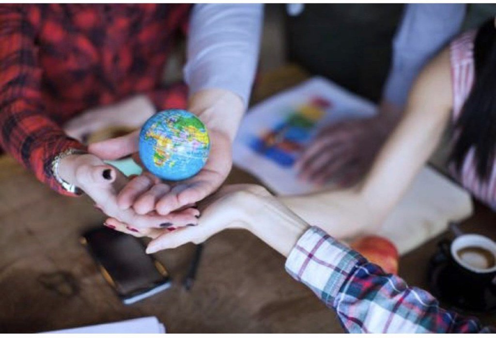 Just one cohort of international students who stay in the UK to work pay £3.2 billion in tax – and they aren’t taking jobs from UK citizens hepi.ac.uk/2019/03/21/jus…