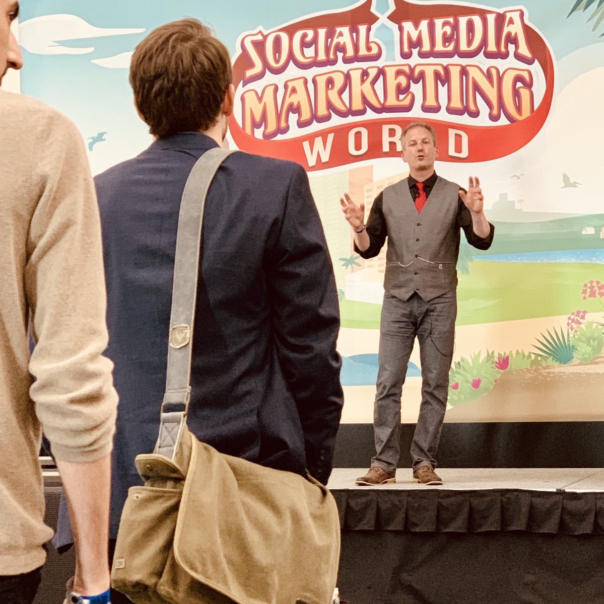 imIsadelle's tweet photo. Thanks @therichbrooks for sharing your experience and info, bit especially for #theagentsofchange resources at #SMMW19 https://t.co/uYL3mUKetn
