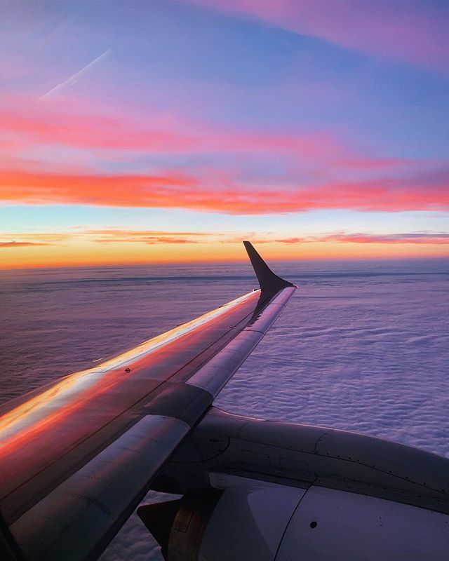 JC_Architects's tweet photo. Nice sunset above the clouds this evening #sunset #sunsetagain #flying #cornwall https://t.co/xLxcoQ2kU8 https://t.co/LLC3Zm0jOO