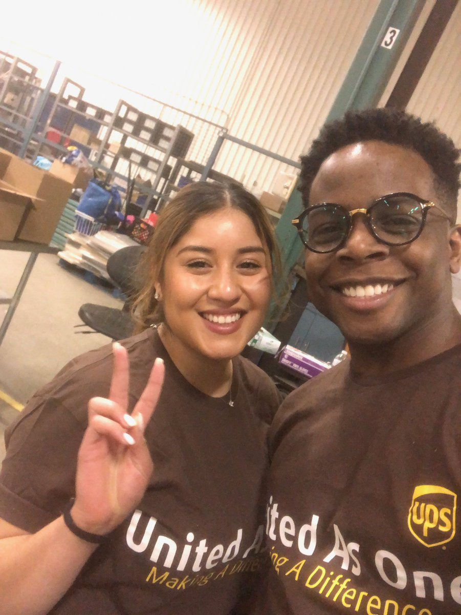 Today we worked on about 8000lbs of food in a few hours - the weekly amount of food worked on is 12,000lbs. This is such an accomplishment! Couldn’t have been done without such great teamwork. SO PROUD! <a href="/foodforlife/">Food for Life Halton</a> #canadaUPSer #ProudUPSer #community #UPS #volunteering #NMO