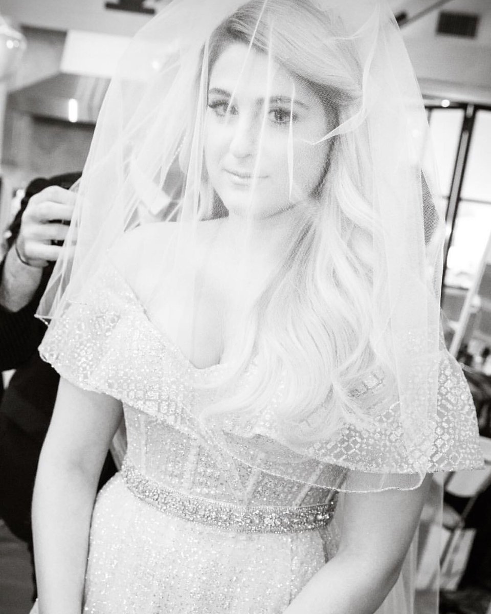 blfoxley's tweet photo. Plot inspiration. Image: @meghan_trainor #meghantrainor #plotinspiration #plot #thegift #TheGiftbyBLSherrington #character #bride #weddingdress #weddinggown #gown #amwritingfantasy #amwriting #elfstory #elf #wedding #storydevelopment #story #book #novel #aspiringauthor #author https://t.co/IuOJR92Vfb