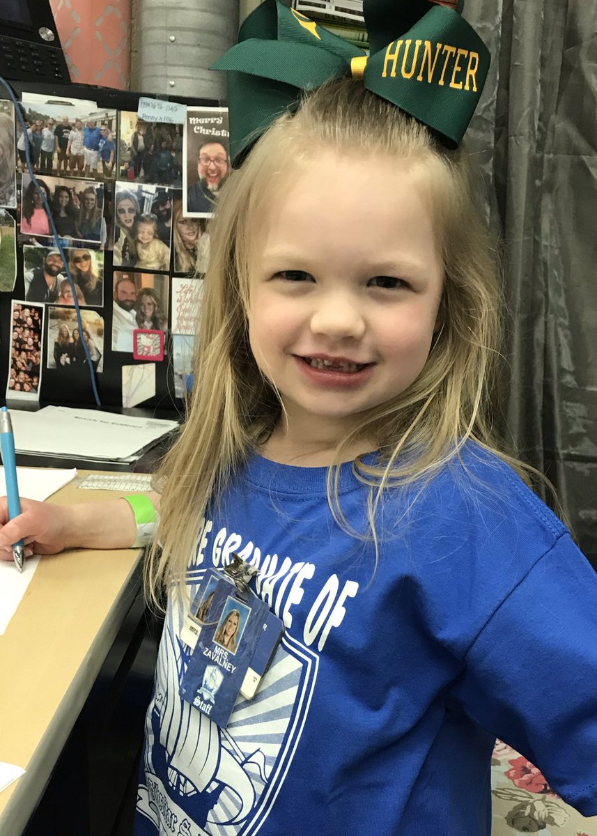 MrsZavalney's tweet photo. Ready for kindergarten!! What a great night! @mullinsjennaj #hunterhornets #springintogsd #gsdpride #futuremarauder https://t.co/VCKL1RUnS2