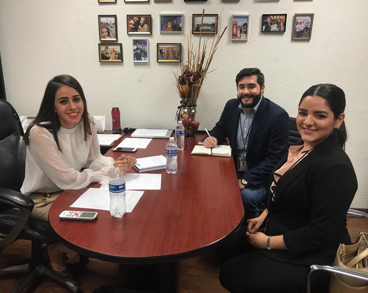 NitziaGradias's tweet photo. Muchas gracias al Lic. Juan José Pacheco y Lic. @Elsamb de la Zona Emprendimiento Innovador del @TecCampusSon por platicarme sobres los proyectos y propuestas que trabajan con los jóvenes. #LeyEmprendimiento https://t.co/eU1iOVh8gJ