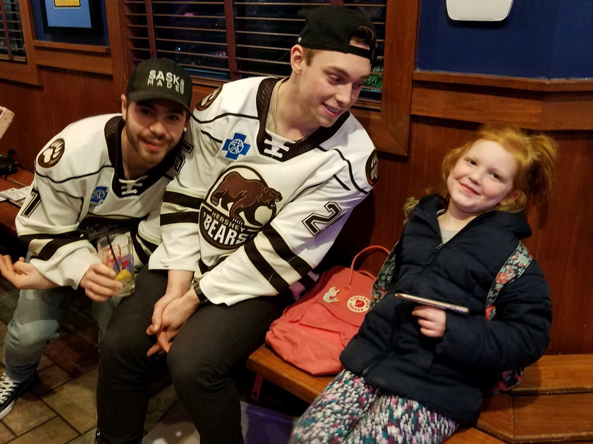 leen_audrey's tweet photo. Great time @Aroogas with the @TheHersheyBears for @Running4Rachel😍🏒❤️ https://t.co/AZcTVMrbQq