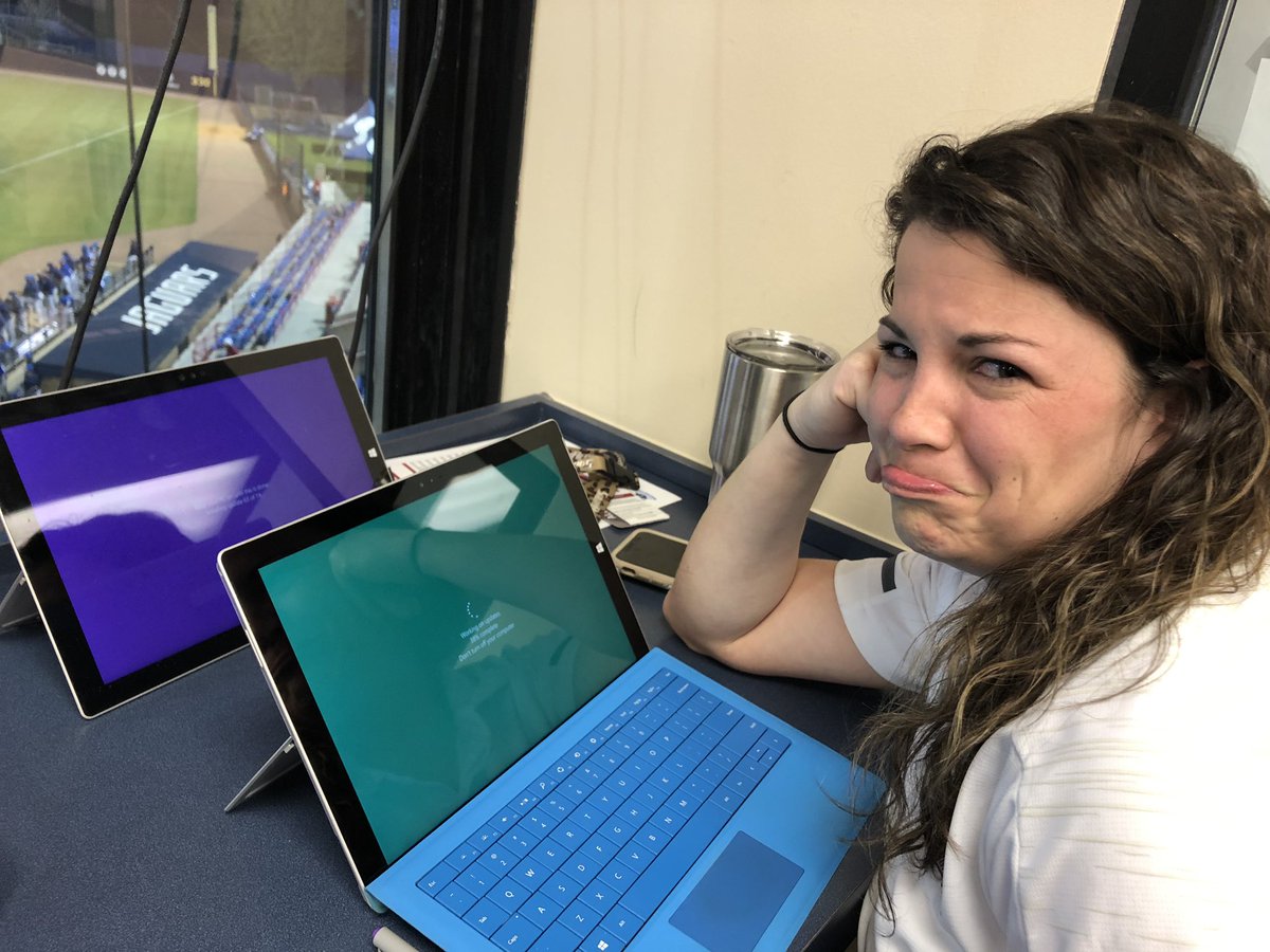 jdub2006's tweet photo. A tweeting travesty. Updates on both devices! 75 updates on one and 35% done on the other. @mb_massey #surfaceissues https://t.co/9BzZcPKnG2