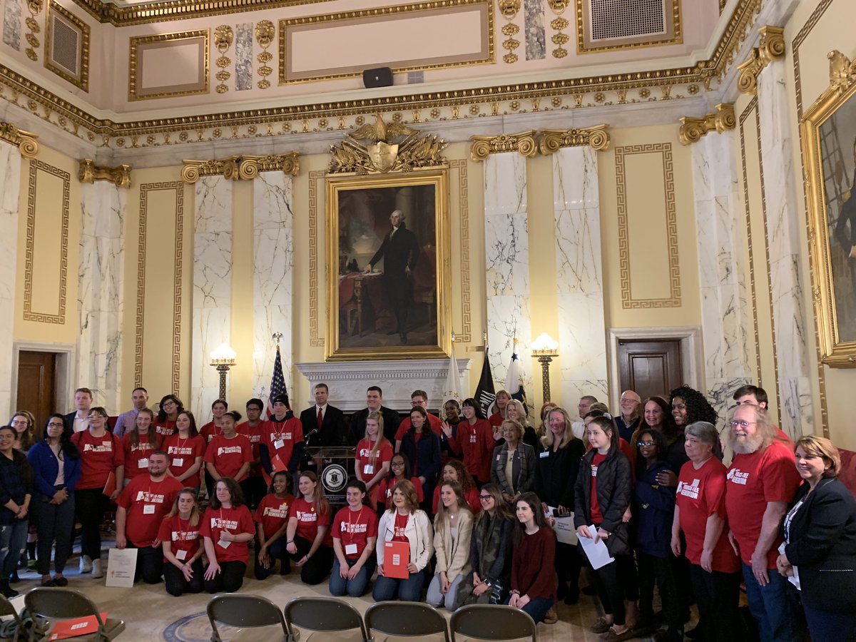 ACSCANRI's tweet photo. Thank you to all of the 90+ volunteers fighting for the first Tobacco Free Generation that made #KickButtsDay a success! #Tobacco21RI #LessThanAStamp https://t.co/Zv59qFk5H3