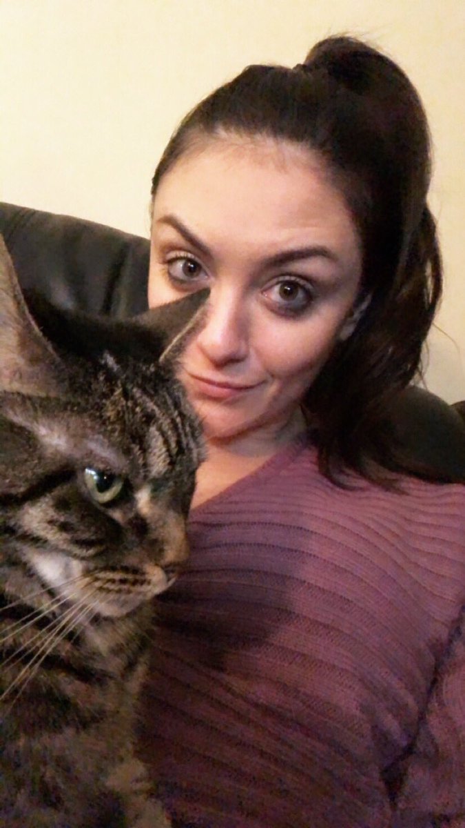 emilylongeretta's tweet image. My cat is loving #PLLThePefectionists