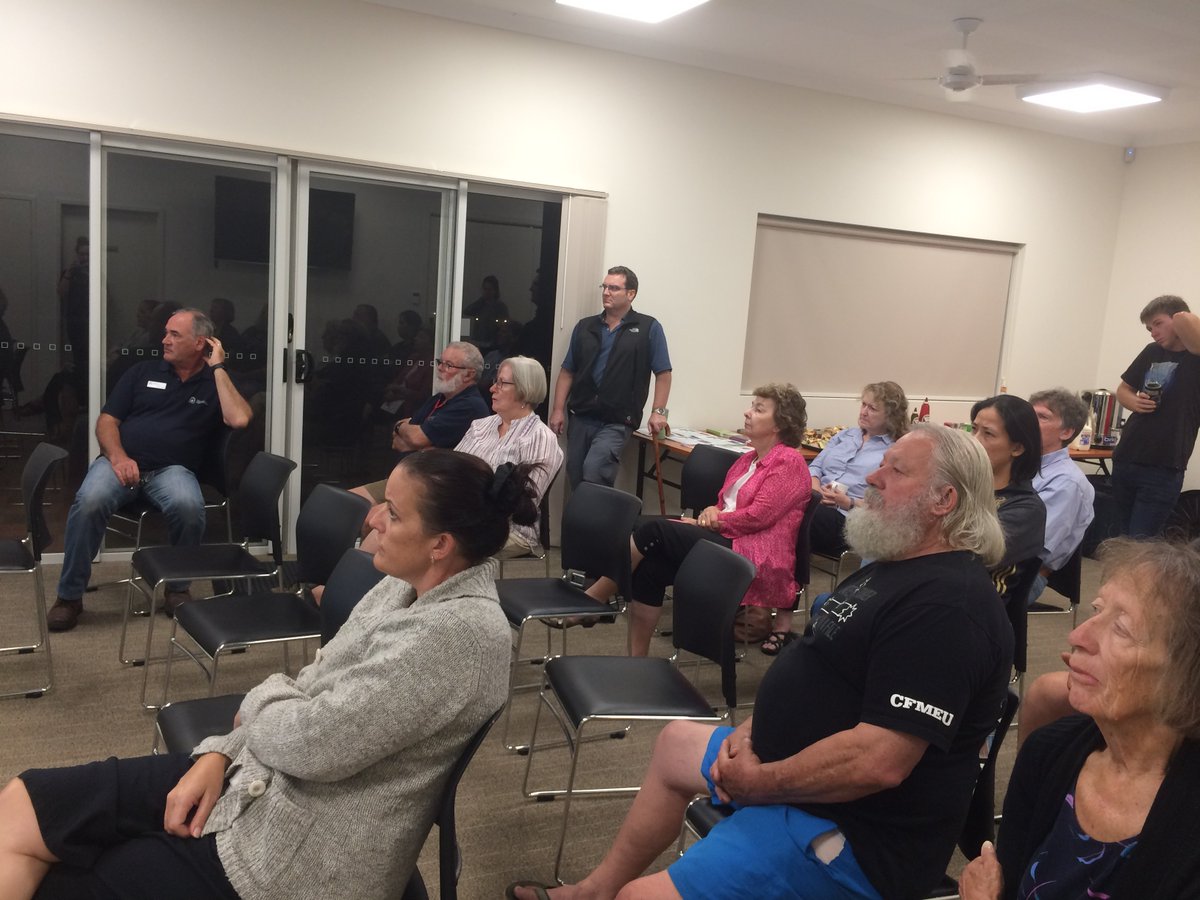 AnnabelleGarra1's tweet photo. Such an enthusiastic group of landholders joined us to talk about #rabbits & #control. Big thanks to @DPIRD_WA & @nbg_eo for presenting, and the crew at Parkfalls Residents Assoc for helping out.
This project is supported by @NACC_NRM & @SouthCoastNRM through funding from @nrmwa https://t.co/TQHR43dMS1