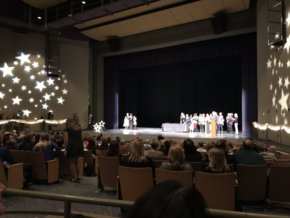 RHSFalcons's tweet photo. Congratulations to all RHS Sparkle Award winners! Thank you for supporting special education! #RCSRHSFalcons https://t.co/JyqPj3QNHL