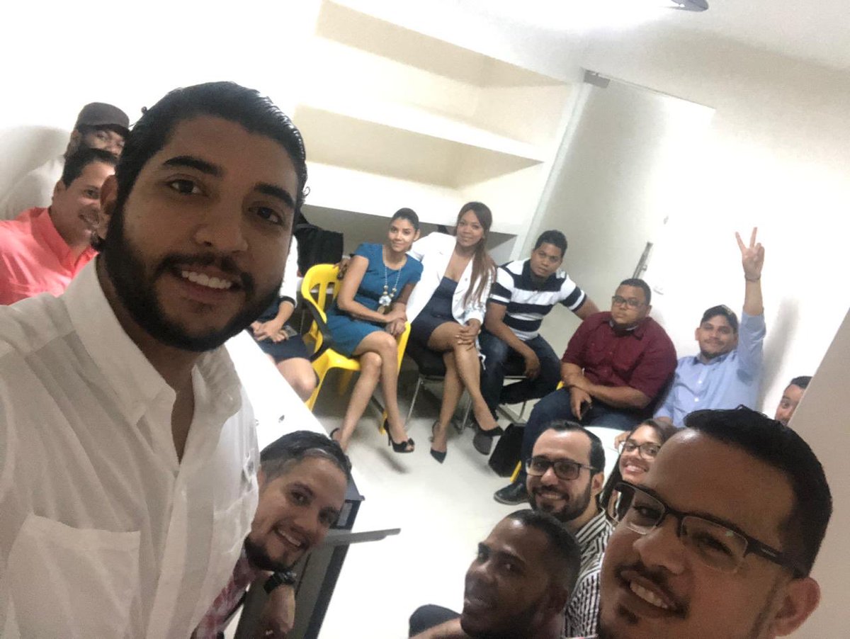 JuventudconGCDN's tweet photo. Parte de nuestra directiva en reunión 🙌💜
Equipo de la juventud activo #Juventudam 💪💪💪 https://t.co/TFC3Pse5zm