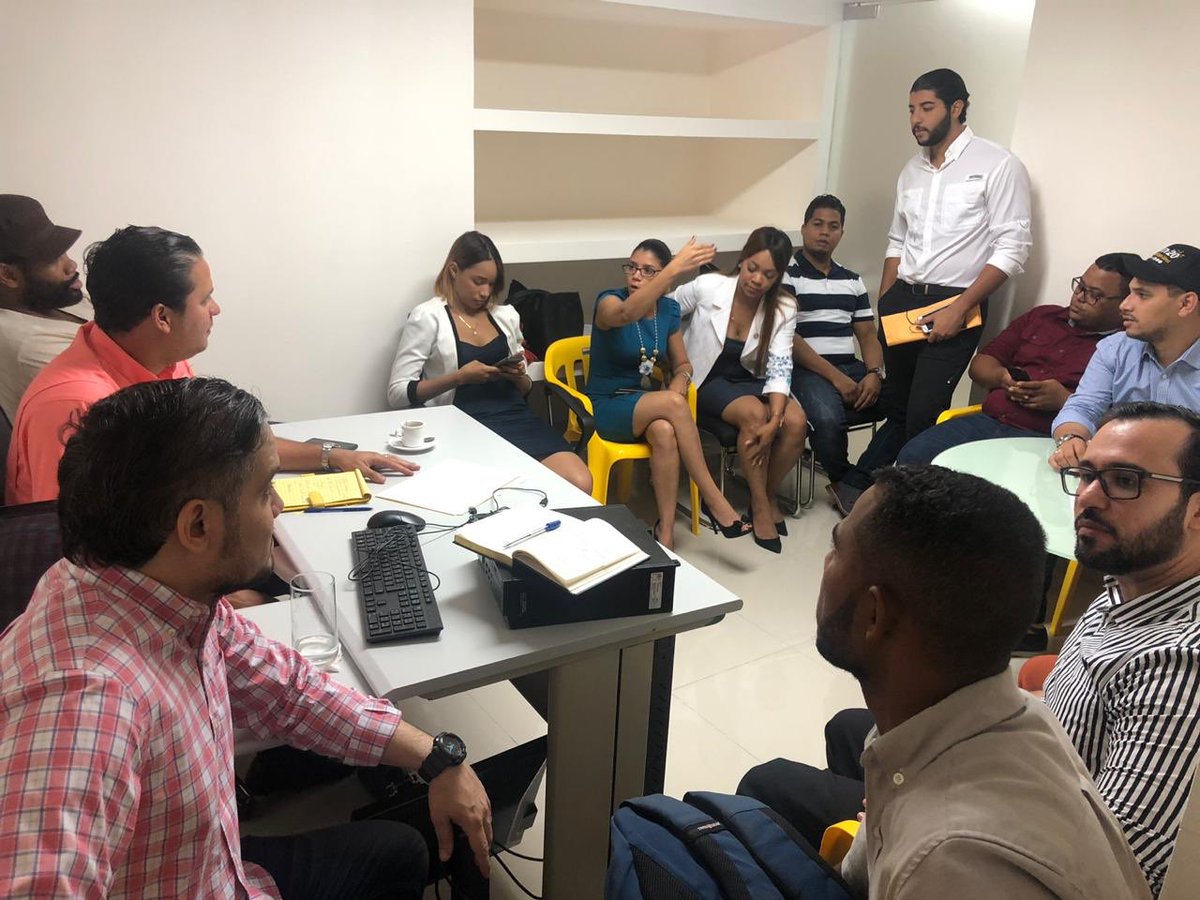 JuventudconGCDN's tweet photo. Parte de nuestra directiva en reunión 🙌💜
Equipo de la juventud activo #Juventudam 💪💪💪 https://t.co/TFC3Pse5zm