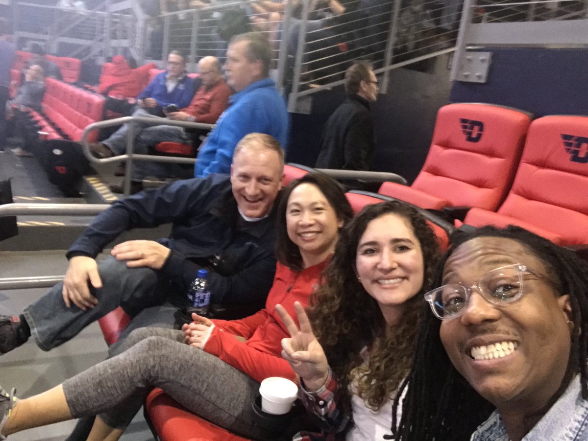 BowtieHogh's tweet photo. #MarchMadness #dayton https://t.co/GundAefsmz