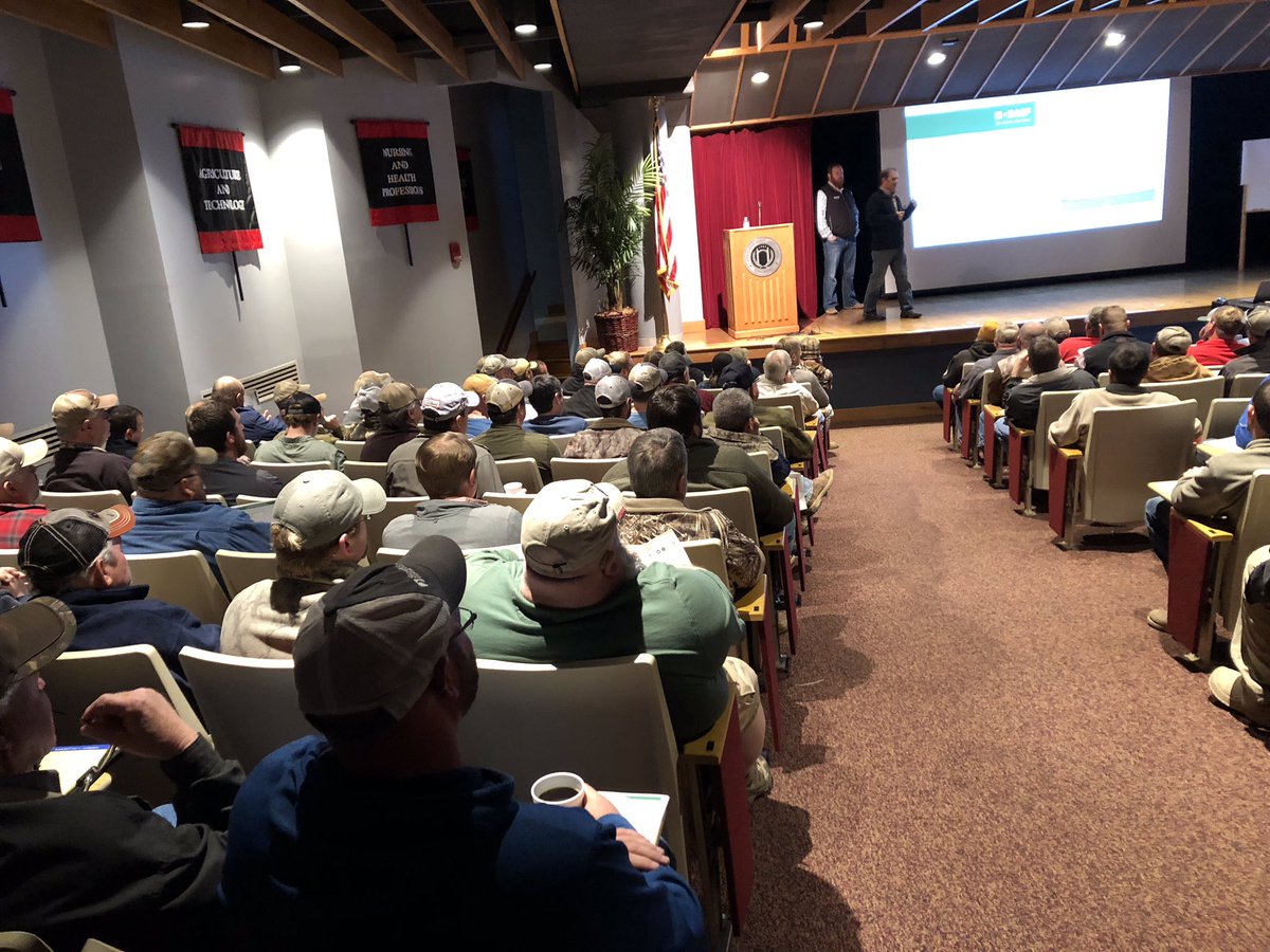 RyanBane73's tweet photo. Thank you Northeast Arkansas Growers and applicators for making our trainings a success. 800+ trained in 6 days! #engenia #oneteamleading #BASFtweets https://t.co/ifAqp8Rb2M