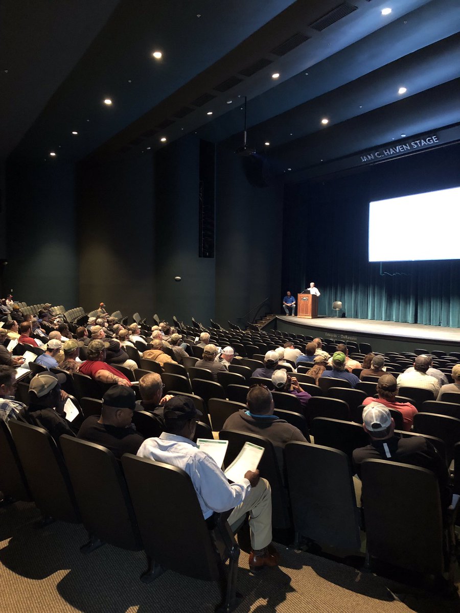 RyanBane73's tweet photo. Thank you Northeast Arkansas Growers and applicators for making our trainings a success. 800+ trained in 6 days! #engenia #oneteamleading #BASFtweets https://t.co/ifAqp8Rb2M