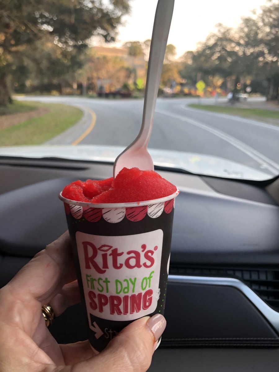 VLOHokie's tweet photo. Thank you @RitasItalianIce - #hiltonheadisland  #RitasFirstDayOfSpring https://t.co/cvrJ4Nx57c