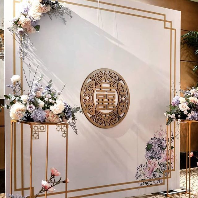 herworldbrides's tweet photo. Got a modern-style-meets-oriental-glamour theme on your agenda? This elegant backdrop by Blanc Studios gets our thumbs up 👍😍 Repost: @blancstudios.co

#weddingssg #sgweddings #weddingstylist #chinesewedding #singaporewedding #sgbrides #weddingdecor #… https://t.co/85UyVkVQsc https://t.co/ZKDvWsiwth