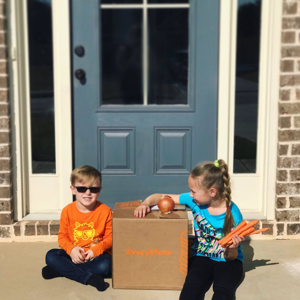 diana_chastain_'s tweet photo. #ad Drop by the blog and see why my kiddos love EveryPlate meal subscription! #MyEveryPlate #EveryPlatePartner https://t.co/ZeLWEKmiqQ https://t.co/zH2mgOqbG6