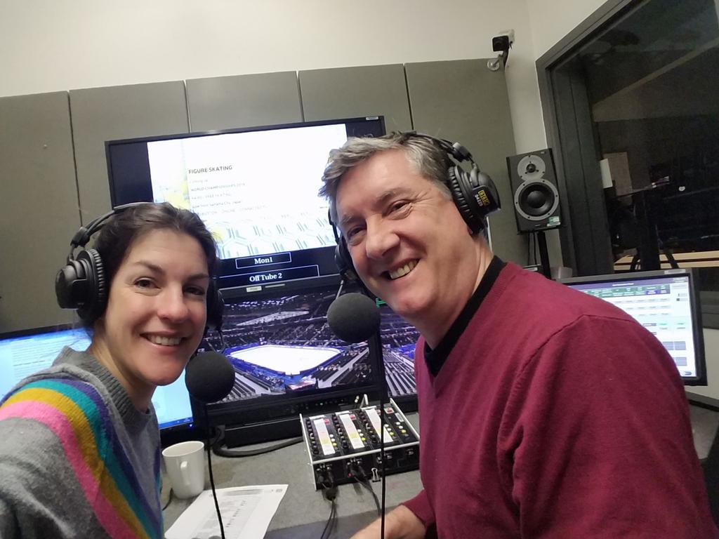 KDownesSport's tweet image. Good morning nocturnal skating fans! Ready to go on #BBCRedButton with this legend @TheRobinCousins for the first medal of 2019 World Figure Skating Champs. Who&apos;s with us?!