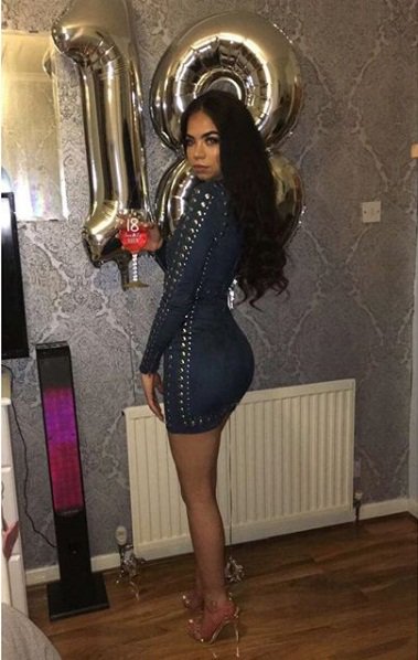 GentlemensZone's tweet photo. Woooooooow! Bella! #kaylyn #Hermosa #Sexi 😊😍🥰🥰 https://t.co/UwBD1jZDA3